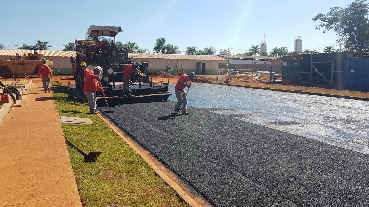 Equipe CHS em obra de aplicação de CBUQ em São José do Rio Preto